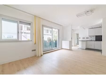 appartement 4 pièces de 98 m² à paris