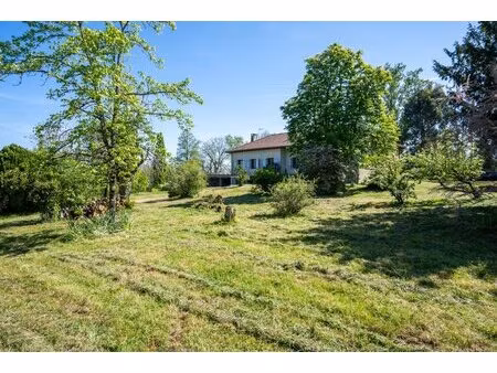 grande maison avec reserve naturel de 23 ha