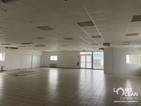 vente commerce vallet 44330 336m²
