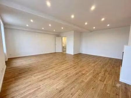 vente bureaux et commerces à treillières (44119) : à vendre / 43m² treillières