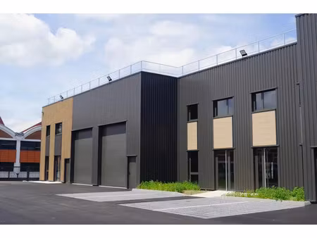location commerce 6181 m² à roanne (42300)