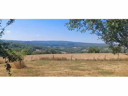 propriété polyvalente de 7h8 de prairies et bois dans un site d'exception avec vue...