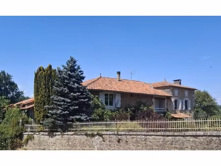 propriete de charme a la campagne avec picine - etang - 3.3 hect