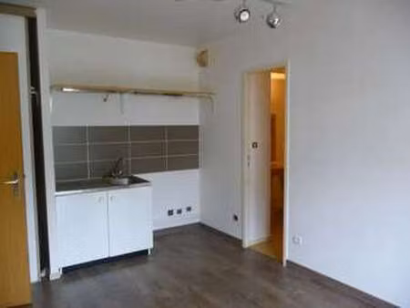 location appartement 2 pièces à orléans (45000) : à louer 2 pièces / 27m² orléans