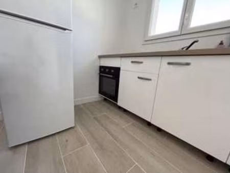 location appartement 2 pièces meublé à éguilles (13510) : à louer 2 pièces meublé / 28m² é