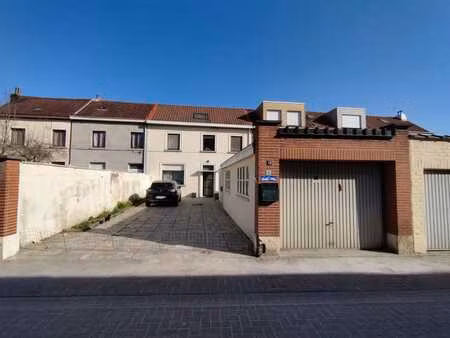 agréable maison 3 chambres + box de garage (2 voitures) + ex