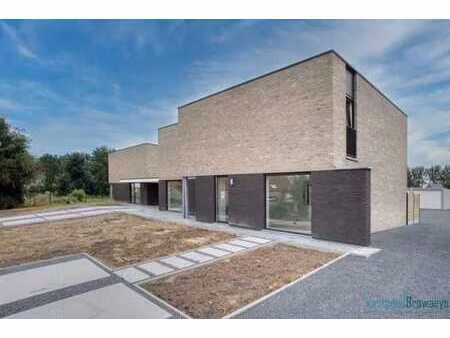 rustig doch centraal gelegen nieuwbouwwoning met alle com...