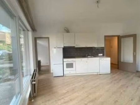 appartement 1 chambre à louer avec bureau et terrasse