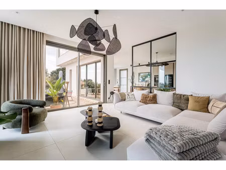 maison de luxe à louer à ceyreste