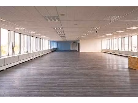 bureaux / espaces polyvalentes à louer  30m2 - 600m2 