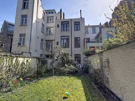 immeuble de rapport à vendre avec terrasse et jardin   etterbeek (vbe42219)