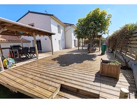 nuaille d aunis : maison 6 pièces  4 chambres 184 m2