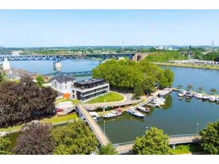 ! inédit à visé ! appartement avec terrasse - vue sur le por