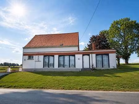 maison à la campagne