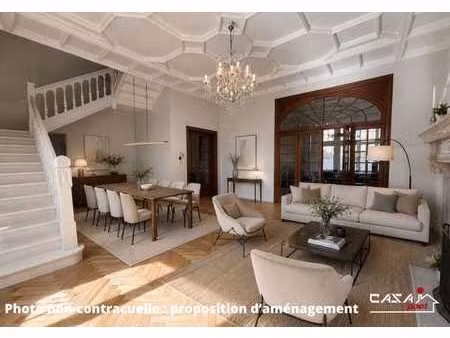 maison d'exception au centre ville avec grand jardin
