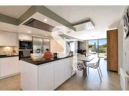 villa 4 façades avec annexe de ±90 m² – volumes généreux et