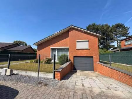maison 4 façades avec jardin et garage