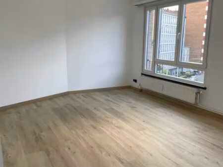 marcinelle   appartement 1 ch entièrement rénové