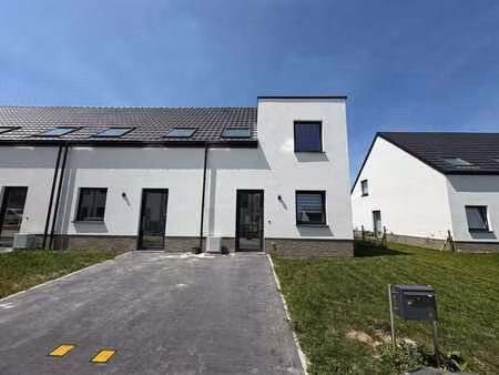 maison neuve 3 chambres  terrasse  jardin et parking sur le