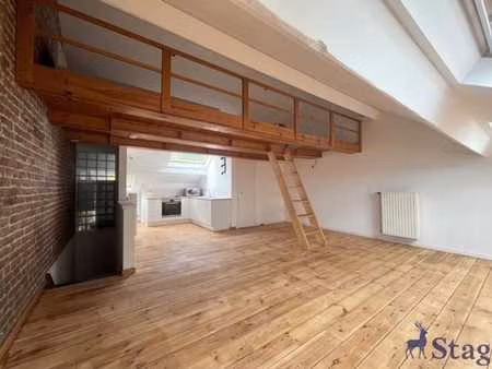 studio avec mezzanine et vue imprenable sur la meuse