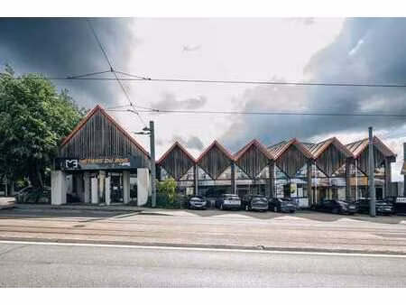 à vendre - complexe d'entrepôts avec show-room avec d'une ma