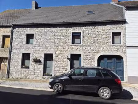 jolie maison familiale avec garage et jardin à corenne