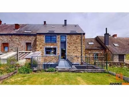 région de viroinval – superbe maison de village en pierre