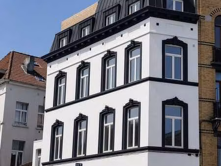 ixelles — appart 1 ch. 55 m² + terrasse  plafonds 3 5 m