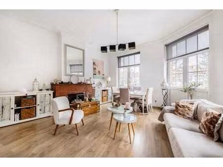 schaerbeek – immeuble coin place dailly  388 m²  4 8%