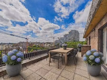 superbe duplex penthouse: 2 terrasses et 2 caves