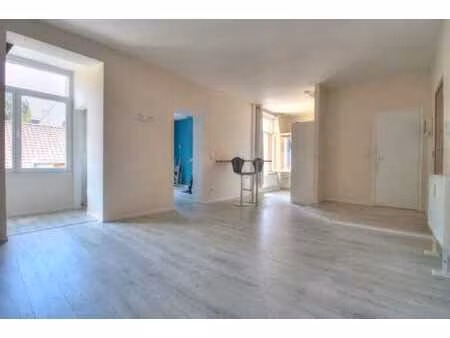 appartement en intérieur d'immeuble: une chambre 62 m² peb d