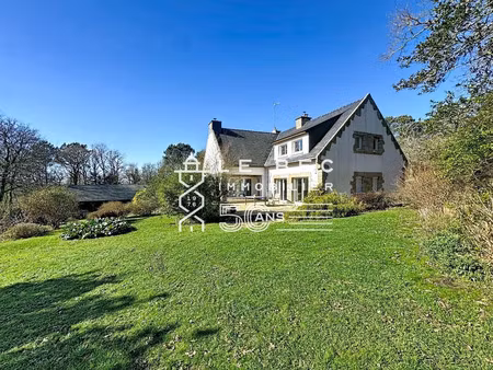 maison de luxe à vendre dans le quartier rural