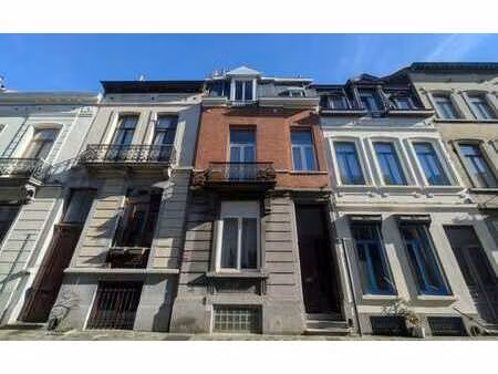 armand steurs / a 40m de schaerbeek / combles amenageables
