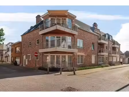 instapklaar gelijkvloers app. met 2 slk en terras!