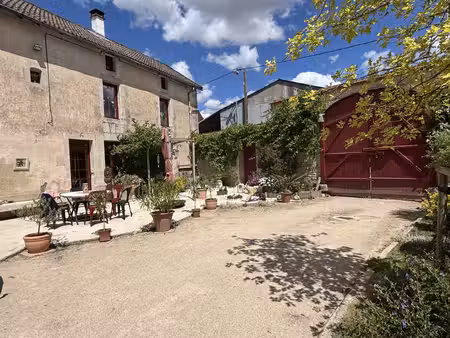 ampilly le sec ( 21) : ancien corps de ferme avec habitation   dépendances et terrain...