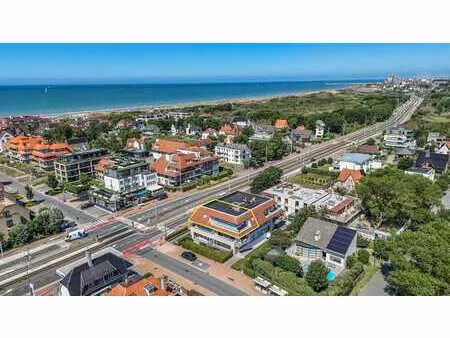 appartement haut de gamme avec spacieuse terrasse ensolei...