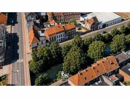 maison prête à emménager au bord de l'eau