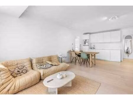 appartement rénové  situé proche de la plage et des magasins
