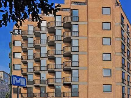 appartement lumineux avec 3 chambres et 2 salles de bain