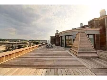 appartement rénové et meublé avec terrasse