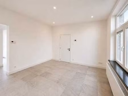 appartement de 2 chambres prêt à emménager à sint-amandsberg