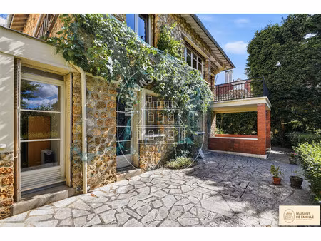 maison de luxe à vendre dans le quartier porte jaune