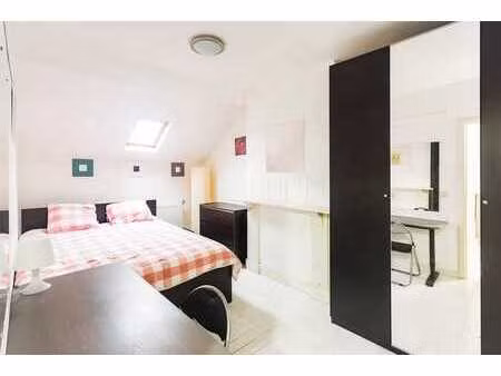 chambre dans app. 2 ch. (quartier eu - place jourdan)