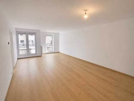 etterbeek - magnifique appartement + terrasse et parking !