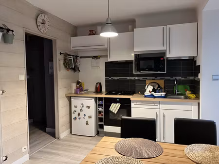 très bel appartement t2 meublé avec balcon