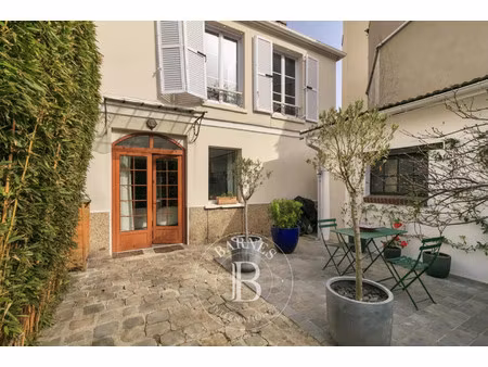 maison de luxe à vendre dans le quartier centre ville