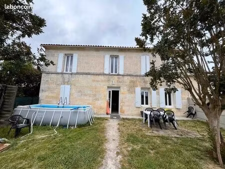 immeuble 242 m² bayas