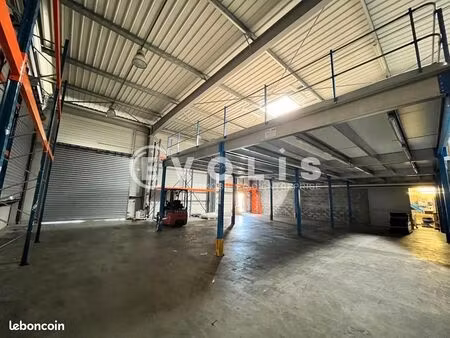 bureau 651 m²