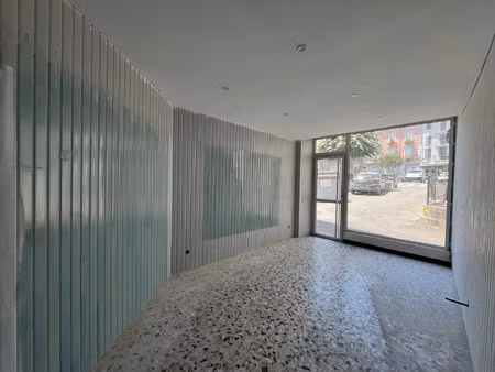 vente commerce 37 m² argelès-gazost (65400)