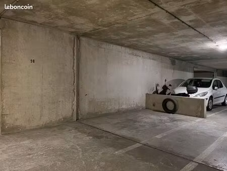 parking/box 1 pièce 12 m²